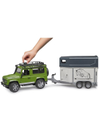Bruder Land Rover Defender Station Wagon mit Pferdeanhänger & Pferd