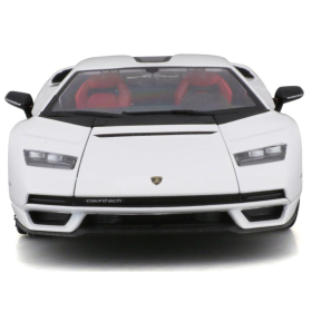 Bburago Lamborghini Countach LPI 800-4 1/24 weiss